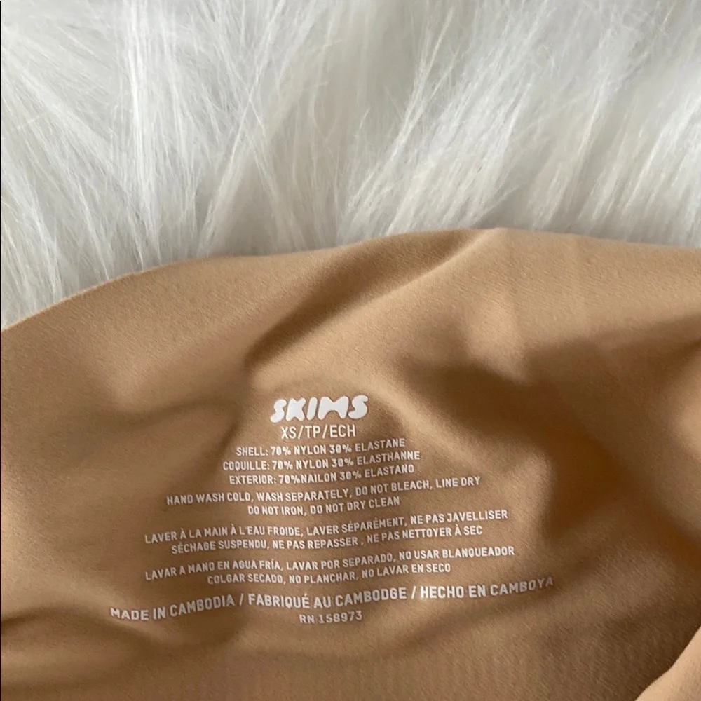 NWT Skims Naked plunge bra size x small color clay - Picture 7 of 9